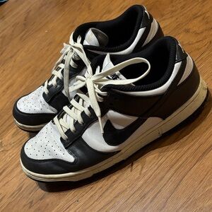 Nike Men's Black and White dunks Sneakers